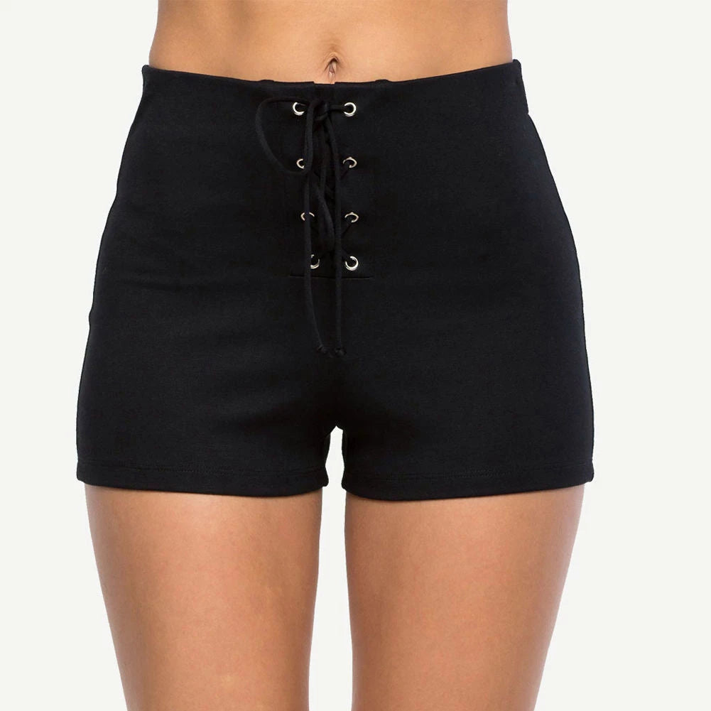 Eyelet straps slim shorts - Fabric of Cultures