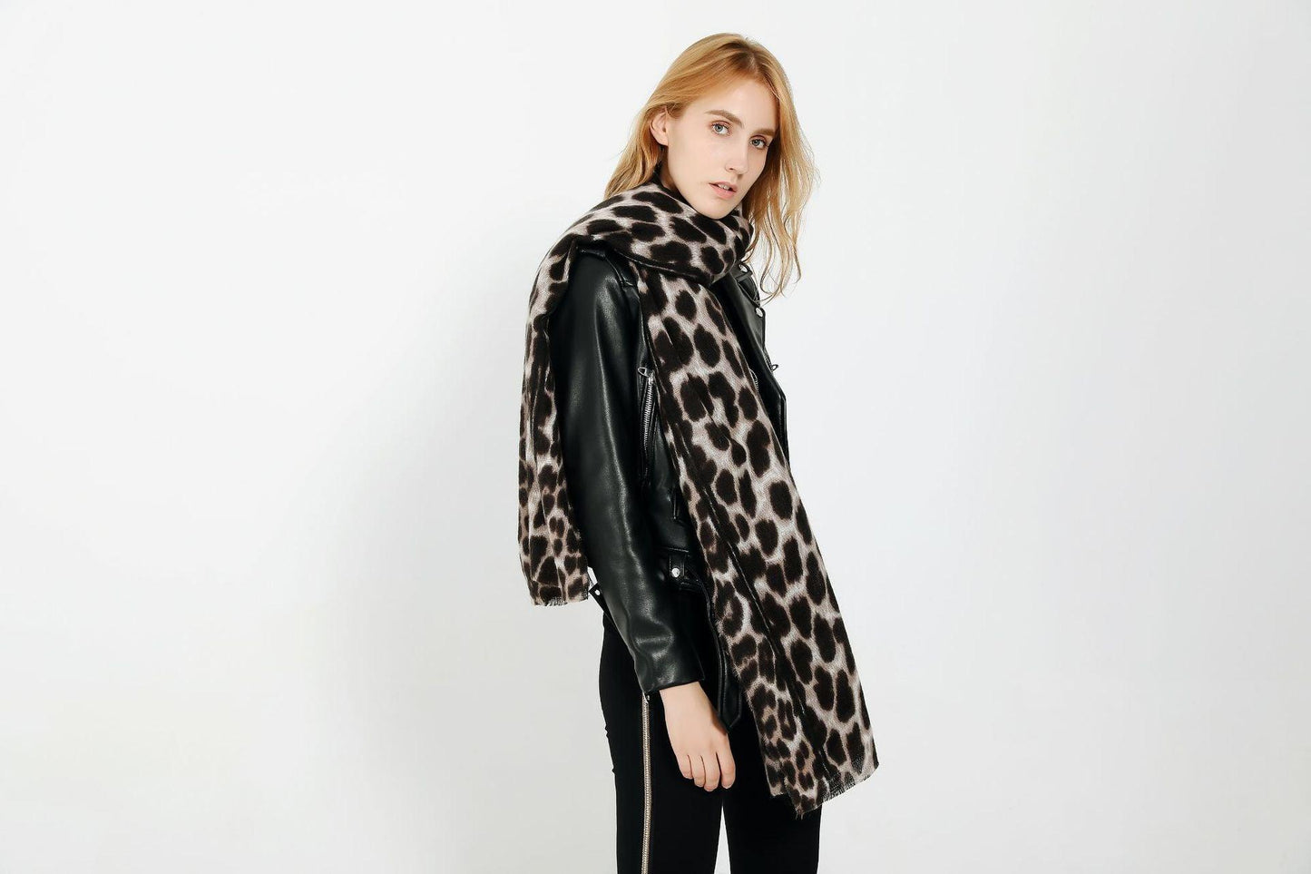 Leopard-print cashmere women's scarf shawl - Fabric of Cultures